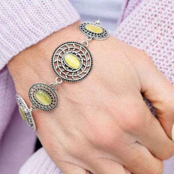 Jewelry - Yellow moonstone bracelet